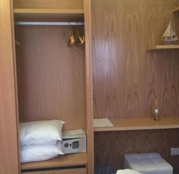 ジュニアスイート, Guest House A&z