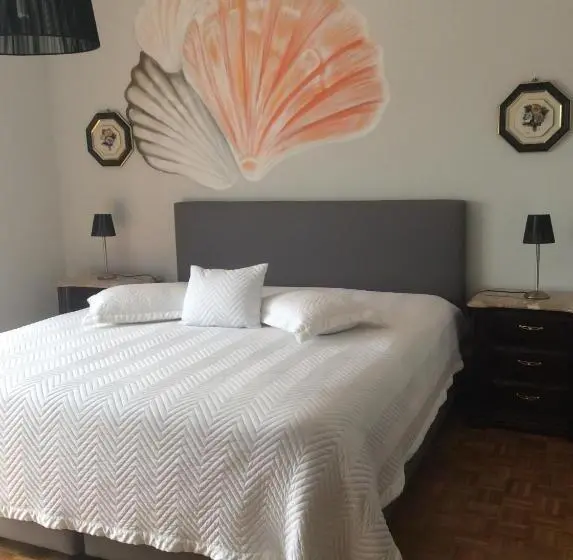 سوییت با چشمانداز جانبی دریا, Guest House A&z