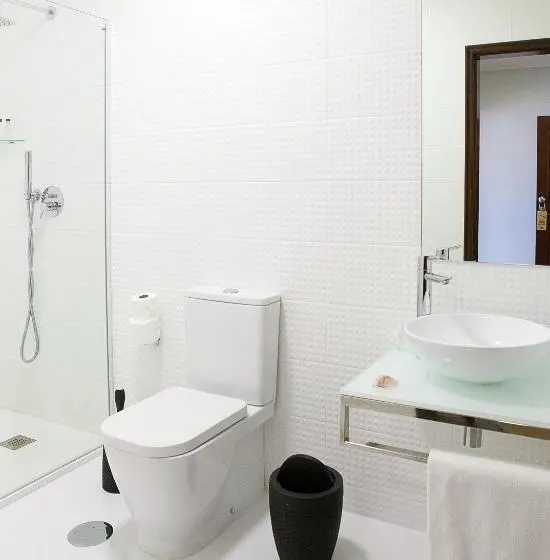 سوییت با چشمانداز جانبی دریا, Guest House A&z