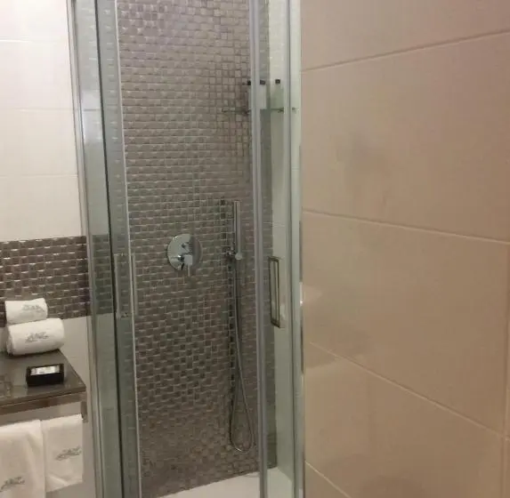 سوئیت با تخت بزرگ, Guest House A&z