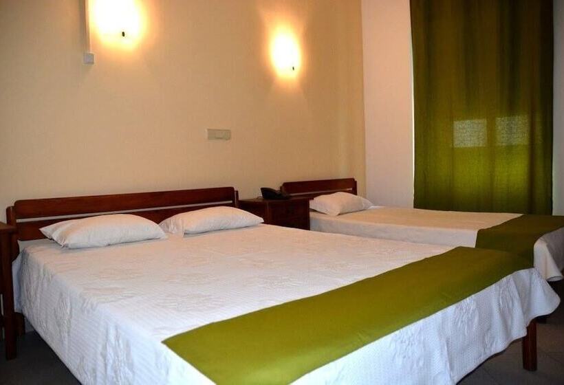 اتاق استاندارد سه نفره, Residencial A Doca