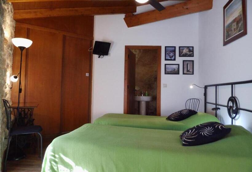 标准间, Taverna Lusitana