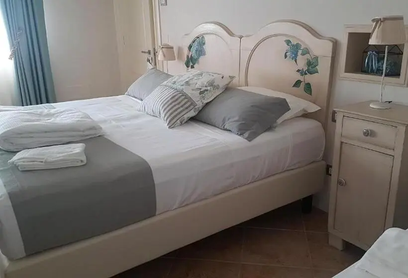 スタンダード４人部屋, Villa Montenero