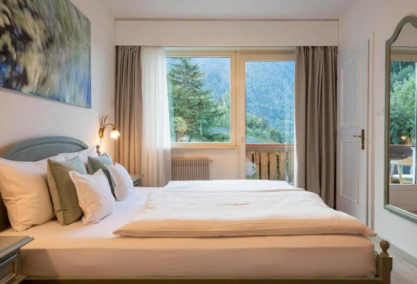 Номер Стандарт Вид на Бассейн, Boutique Hotel St Georgen