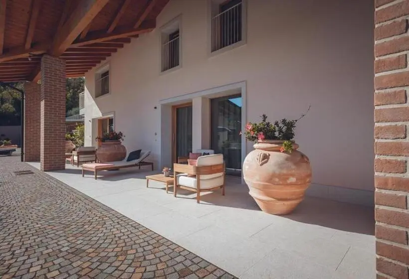 Sviitti Allasnäkymä, Agriturismo La Pertica