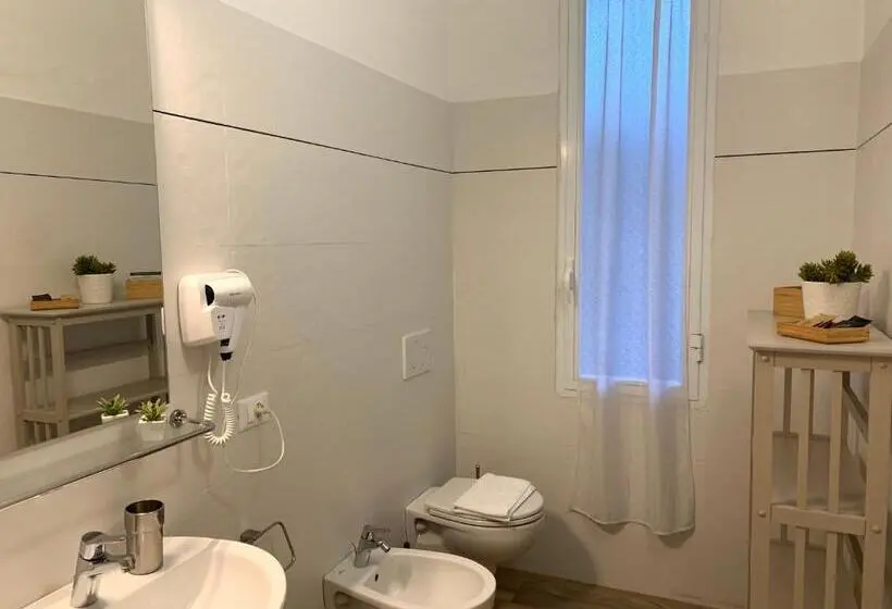 Standard Triple Room with Terrace, Affittacamere Il Borgo