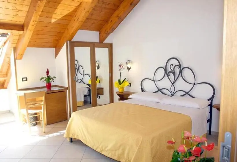 اتاق کلاسیک سه تخته, Gilda Inn Agerola