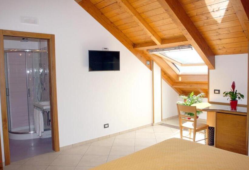 Трехместный Номер Классика, Gilda Inn Agerola