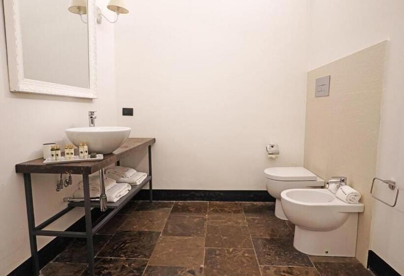 اتاق استاندارد با تراس, Neropece