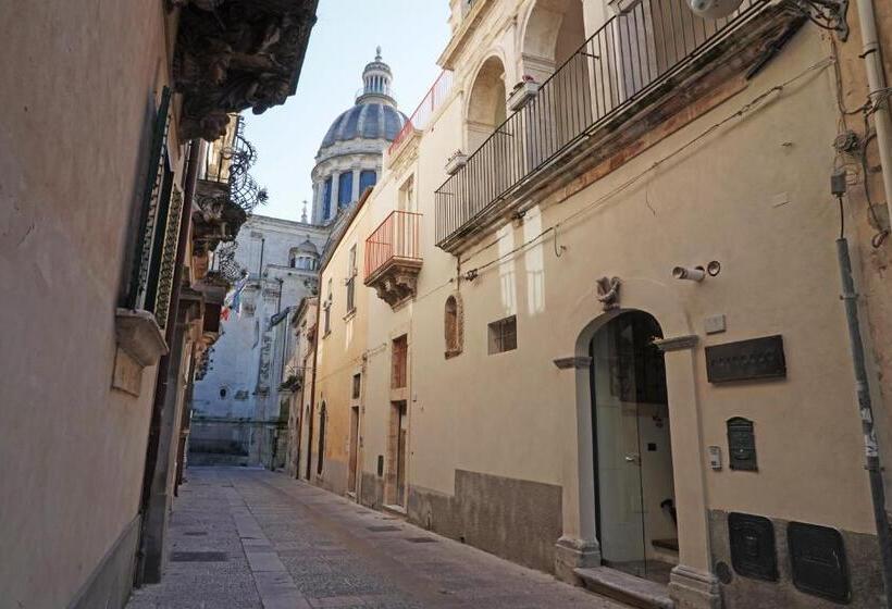 اتاق استاندارد با تراس, Neropece