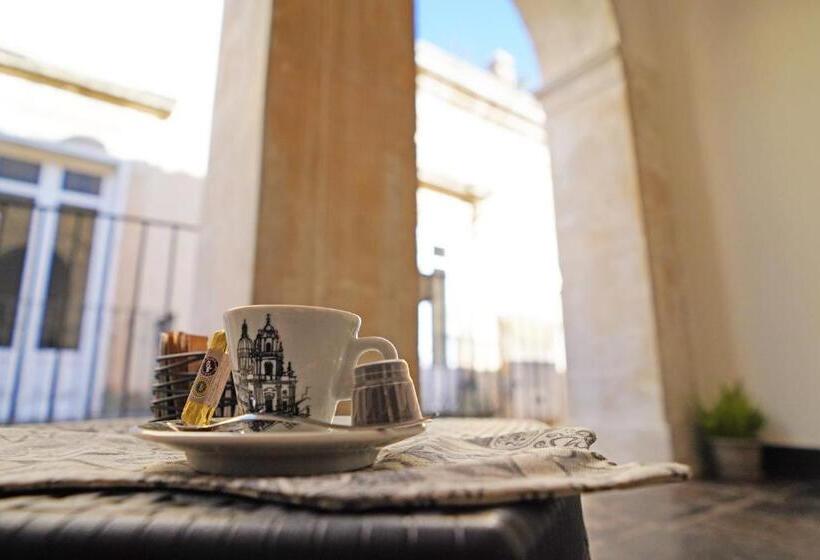 اتاق استاندارد با تراس, Neropece