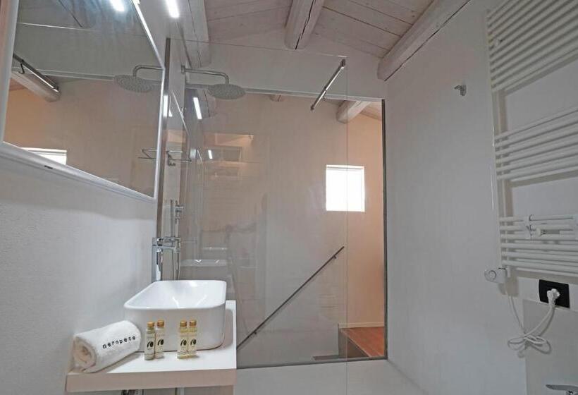 اتاق سوپریور, Neropece