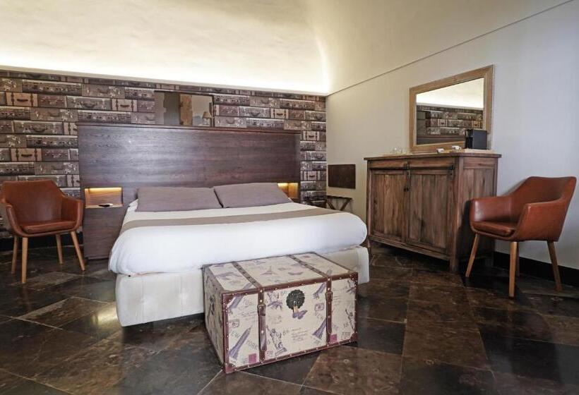 اتاق استاندارد با تراس, Neropece