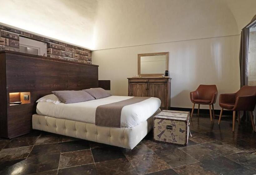 اتاق استاندارد با تراس, Neropece