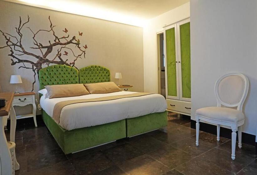 اتاق استاندارد با تراس, Neropece