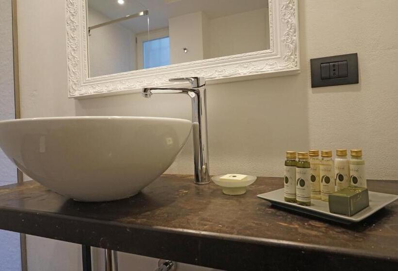 سوئیت جونیور با تراس, Neropece