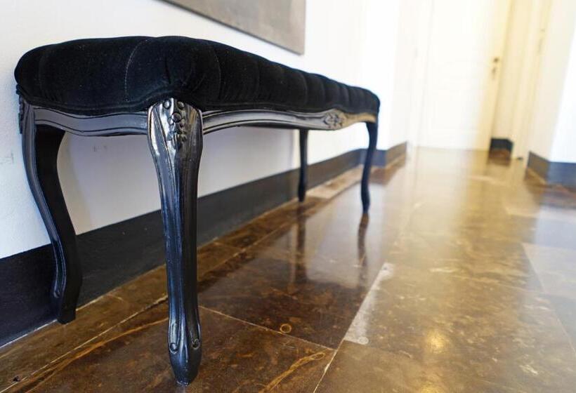 سوئیت جونیور با تراس, Neropece