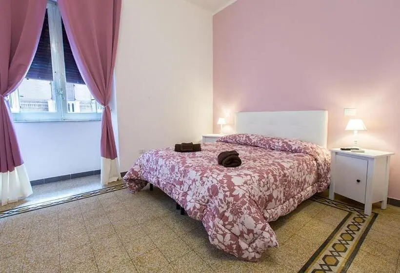 اتاق لوکس سه تخته, Suite Cagliaritane Notti In Centro