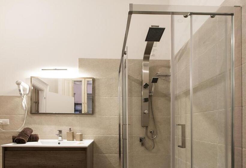 스탠다드 트리플 룸, Suite Cagliaritane Notti In Centro