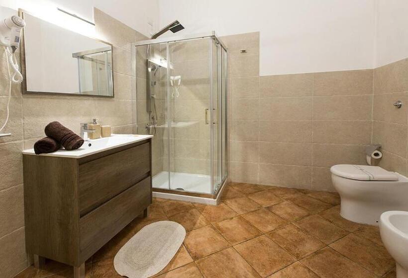 스탠다드 트리플 룸, Suite Cagliaritane Notti In Centro