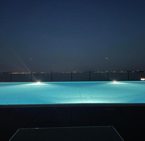 דירת חדר, Gardazzurro