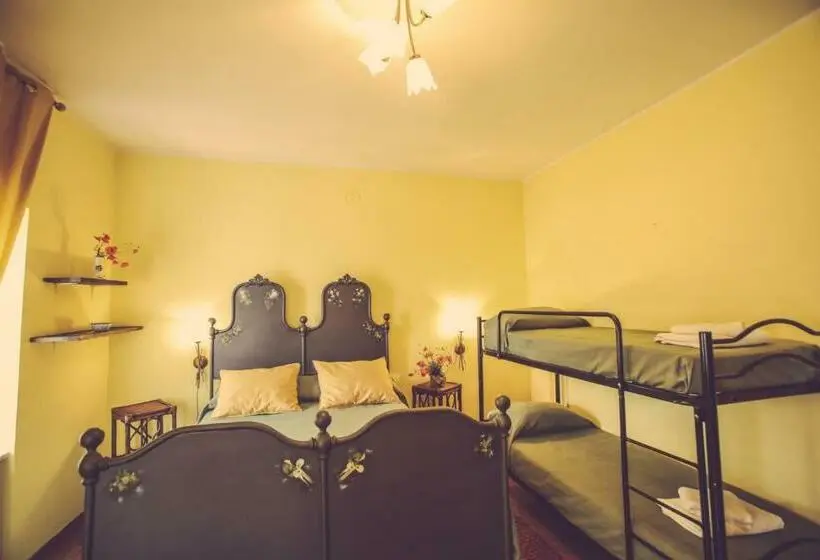 اتاق استاندارد چهار تخته, Agriturismo I Surì Asti