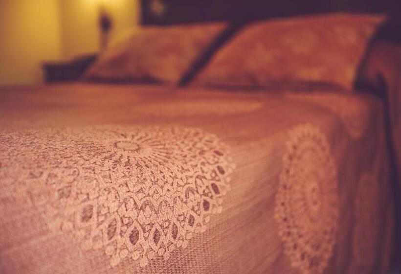 اتاق استاندارد با تخت بزرگ, Agriturismo I Surì Asti