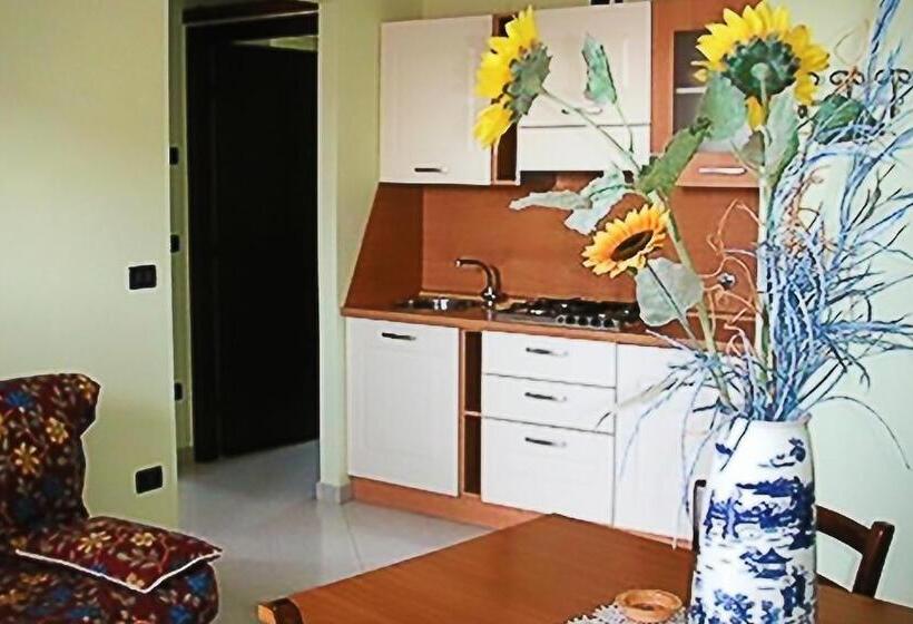 דירת שני חדרים, Il Piccolo Residence