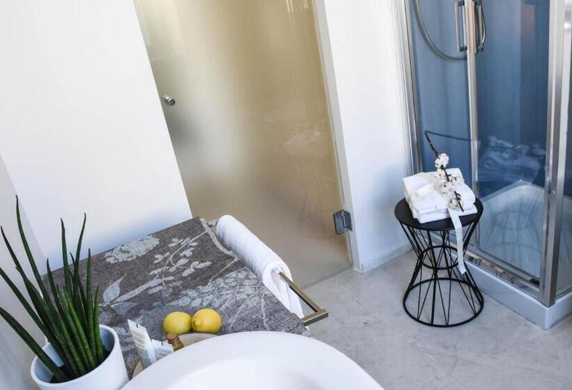 اتاق استاندارد سه تخته با چشم‌انداز باغ, Garibaldi23 Rooms