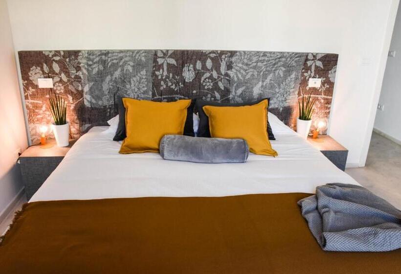 اتاق استاندارد سه تخته با چشم‌انداز باغ, Garibaldi23 Rooms