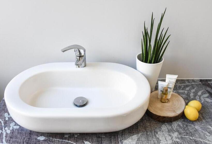 اتاق استاندارد سه تخته با چشم‌انداز باغ, Garibaldi23 Rooms