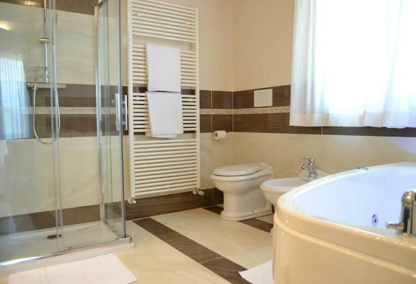 غرفة قياسية مزوَّدة بجاكوزي, Agriturismo De Luca