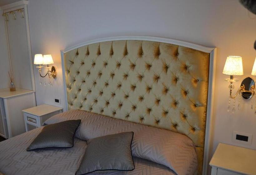 Quarto Estandar, Agriturismo De Luca