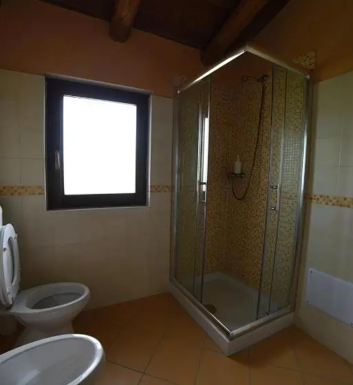 バルコニー付きデラックスルーム, Agriturismo  La Valle Degli Ulivi