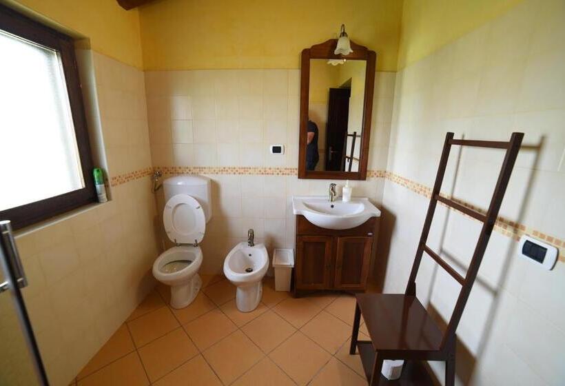 חדר דלוקס עם מרפסת, Agriturismo  La Valle Degli Ulivi