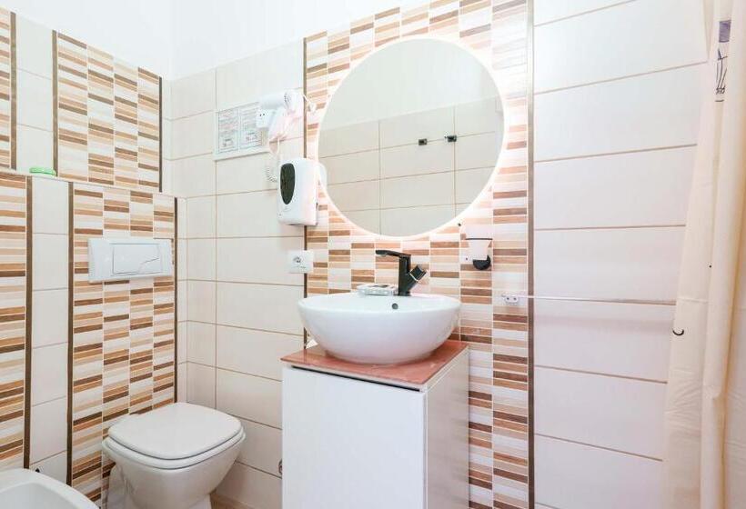 اتاق استاندارد یک نفره, Mirabilia Golden