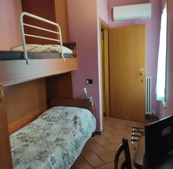 Standard Yhden Hengen Huone, Night & Day Affittacamere Di Laura Patuelli