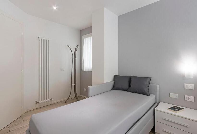 带1个卧室的带阳台的公寓, Residence Armony