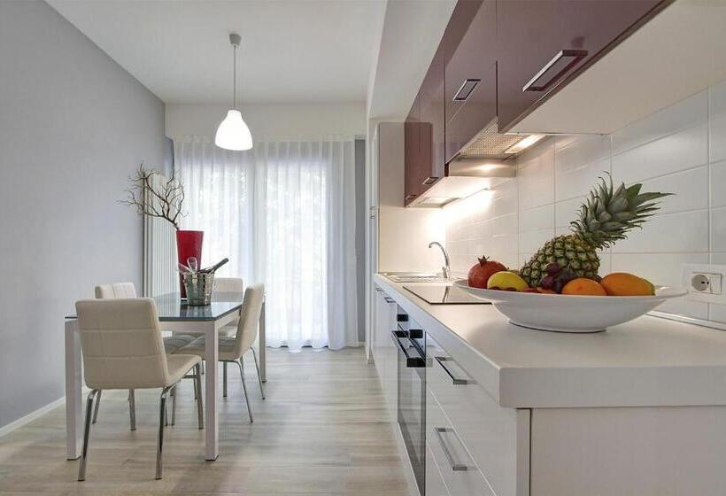 带1个卧室的带阳台的公寓, Residence Armony
