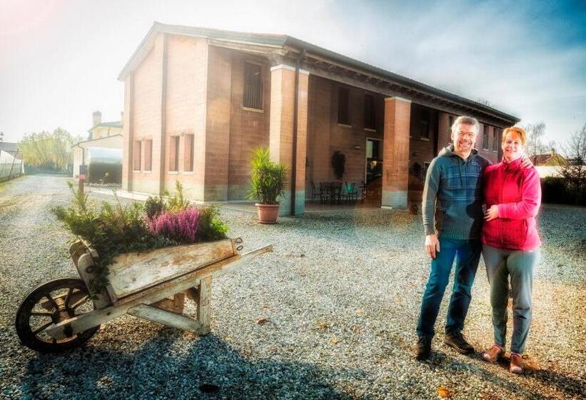 חדר סטנדרט לארבעה, Agriturismo B&b Il Girasole