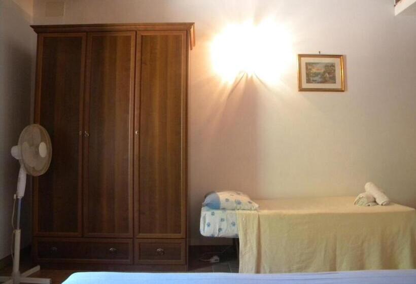 חדר סטנדרט לשלושה, Biobagnolese Agriturismo