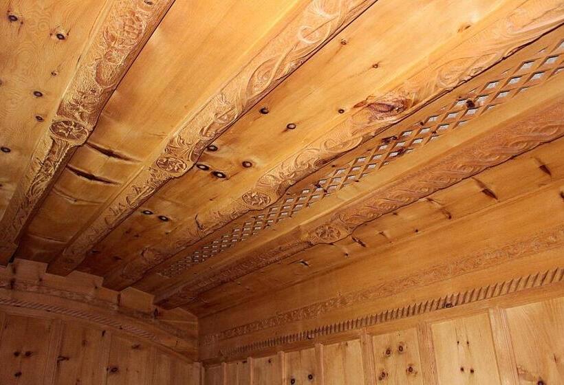 基本间, Schenna Garni Eden Bed & Breakfast