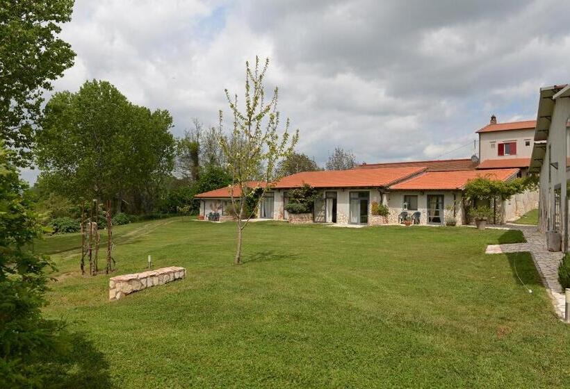 סטודיו משפחתי, Agriturismo Arte Et Agricoltura