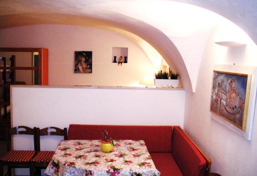 בית, חדר שינה 1, Ai Due Archi