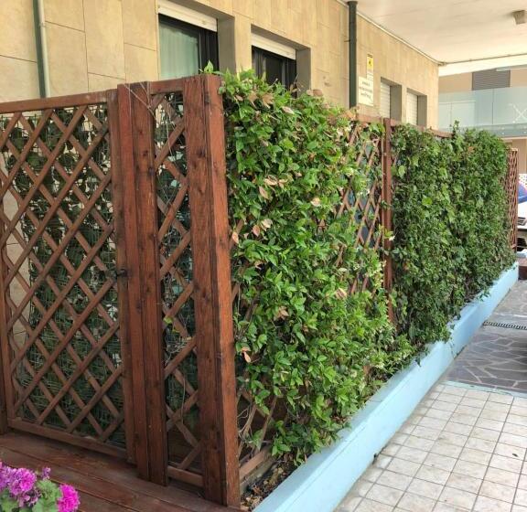 آپارتمان 1 خوابه همکف, Residence Frontemare