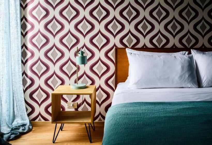 جناح جونيور مطل على الحديقة, Domus Plinii 1792 Suites