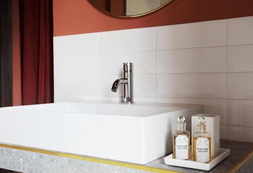 جناح جونيور ذات إطلالة, Domus Plinii 1792 Suites