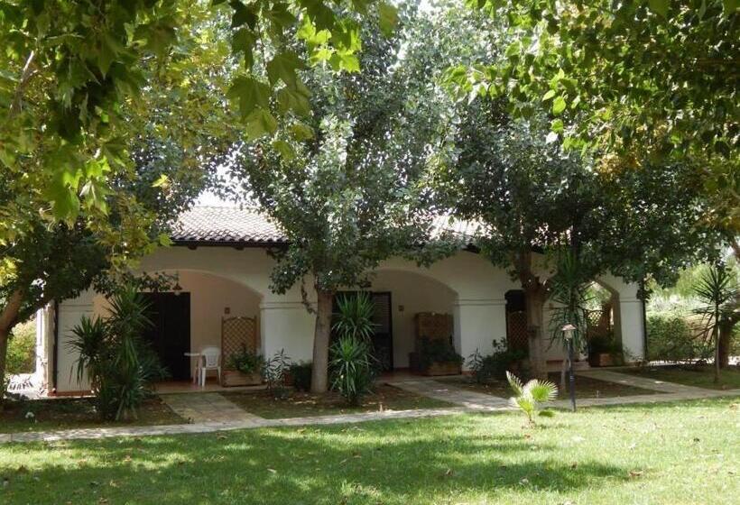 스탠다드 트리플 룸 가든 전망, Agriturismo Ricciardulli