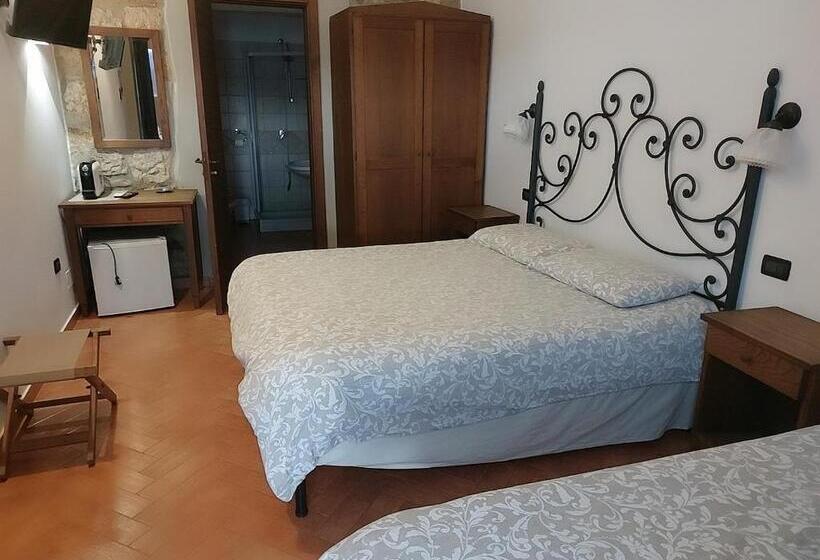 Номер Стандарт Вид на Бассейн, Tenuta Chianchito