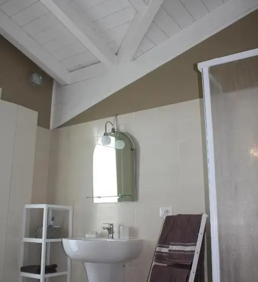 スタンダードルーム, Il Cortile Friendly House